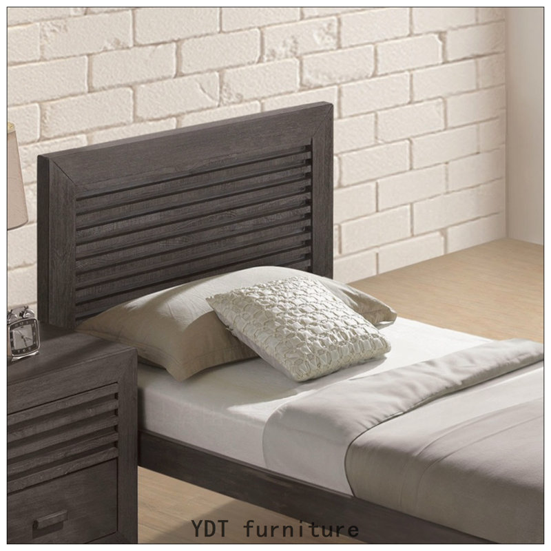 Lit simple avec tête de lit à lattes, panneau de finition brun anthracite transitionnel