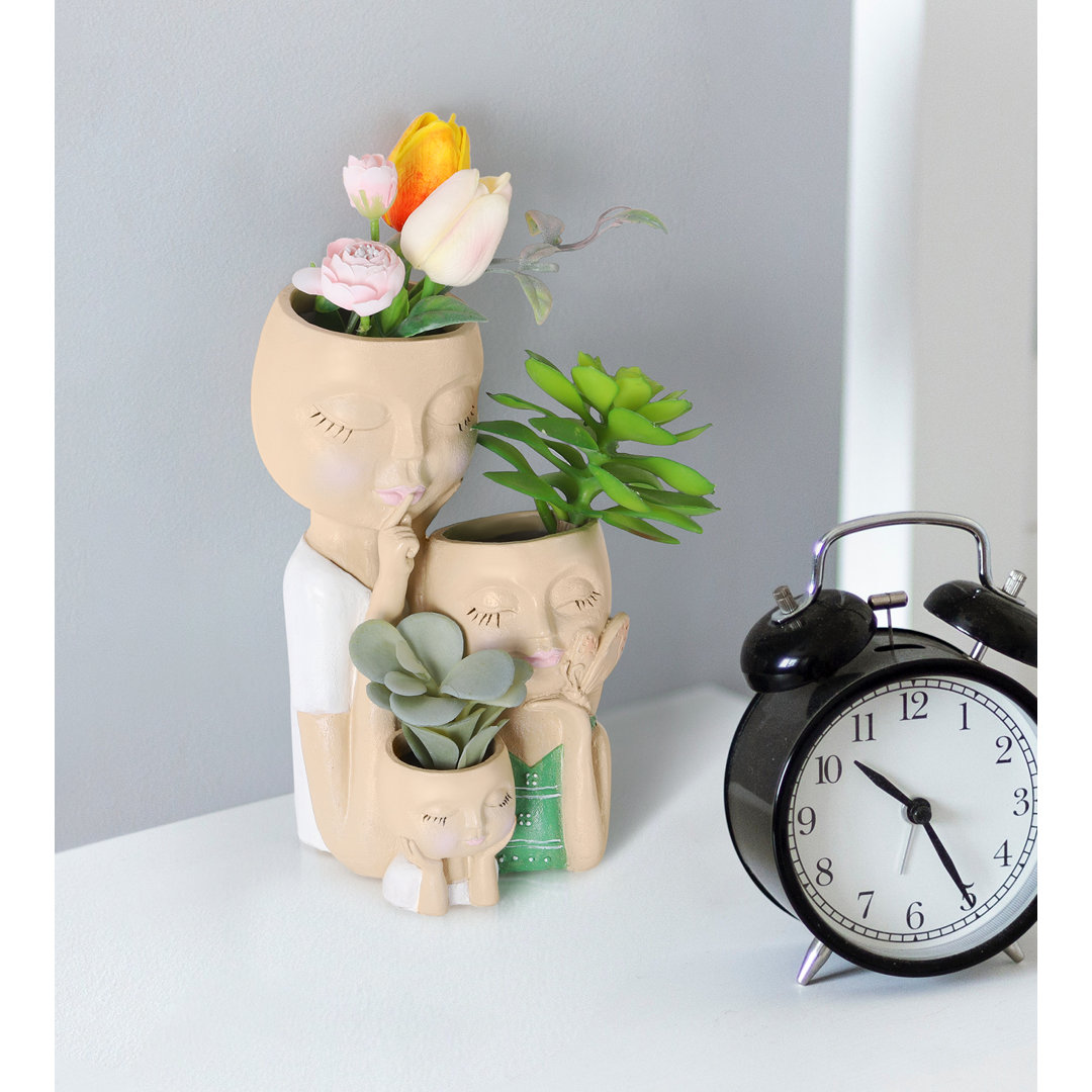 Jesslynn Statue Planter Trinx