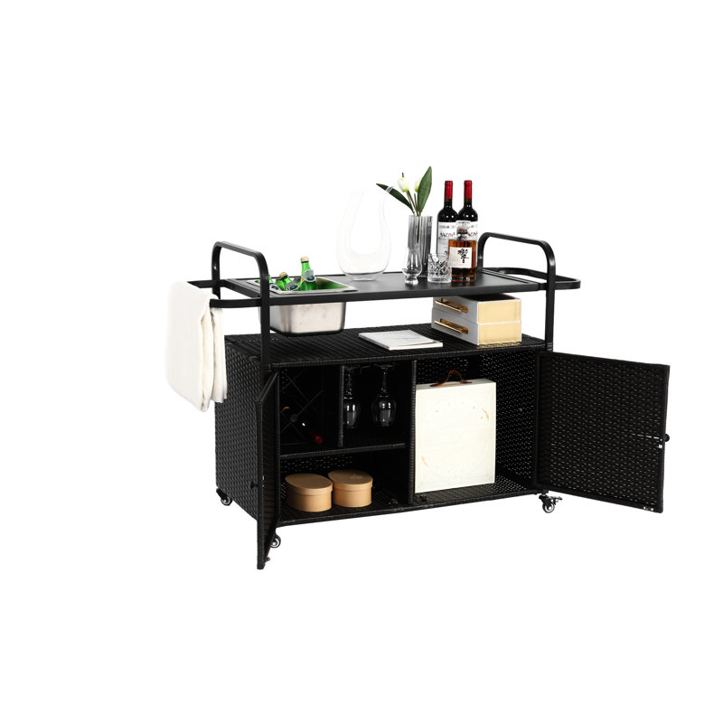 Chariot-bar à armoire noire, table d'extérieur avec plateau en acier, seau à glace, roues verrouillables, panier latéral pour la cour arrière - toutes saisons, installation simple et changement de vitesse pratique