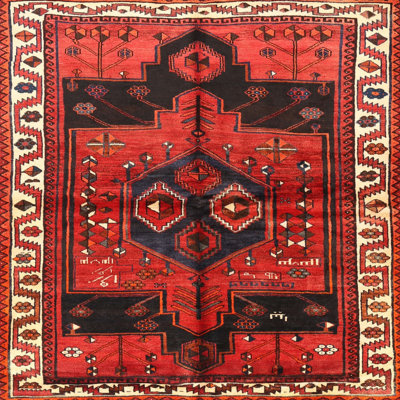 Tapis rouge à motif sud-ouest