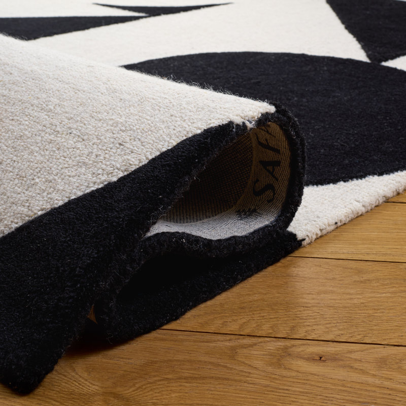 Rodeo Drive 857 Area Rug In Ivory / Black, Runner 2'3" x 6'