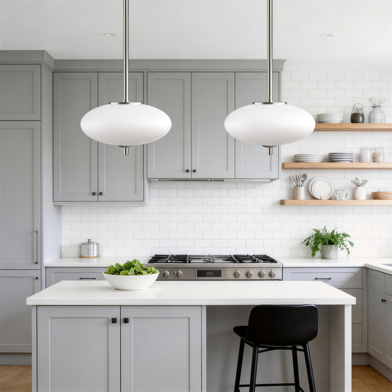 Lustre moderne à 1 lumière DEL en laiton pour couloir / îlot de cuisine Parlait. Abat-jour en verre blanc., Nickel brossé