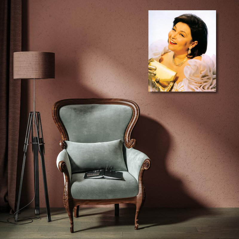 Roseanne Barr, H 18 po x l 15 po