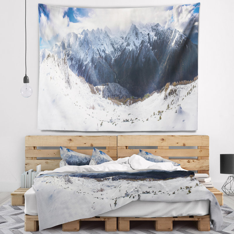 Tapisserie Schafer Winter Mountain in Svaneti, H 32 po x l 39 po