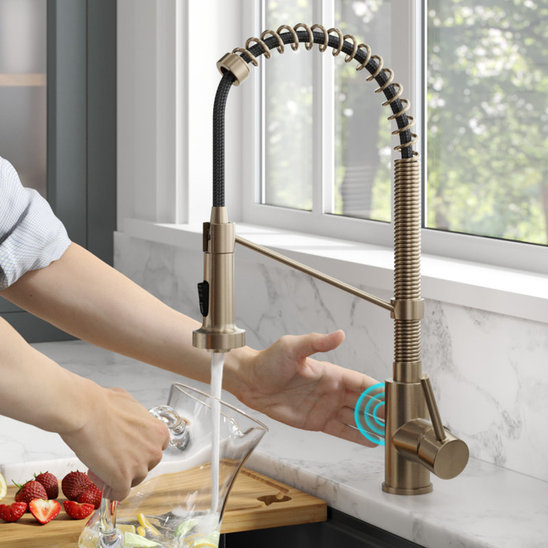 Robinet de cuisine à poignée simple Kraus Bolden, Bronze champagne antique sans taches