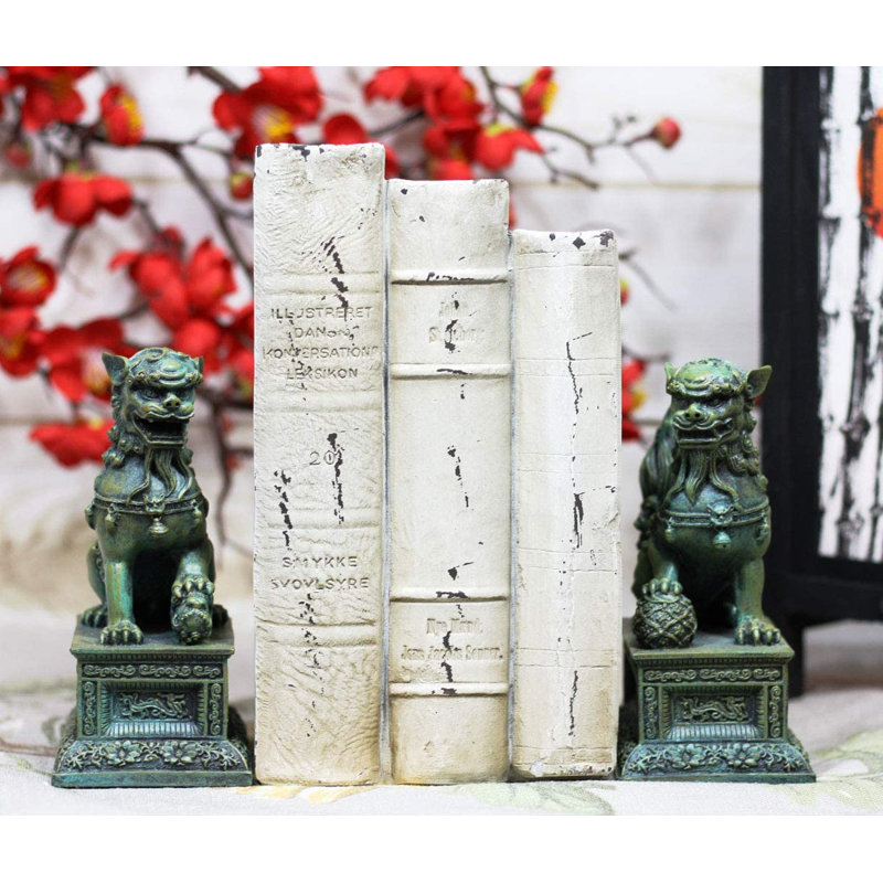 Fantasy & Sci-Fi Figurines & Sculptures