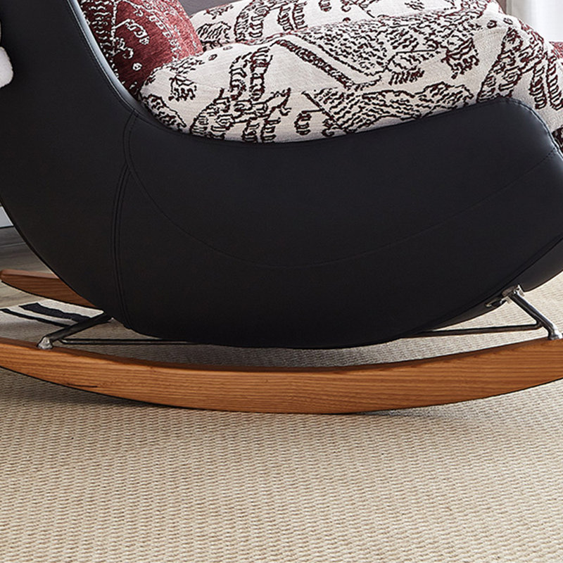 Chaise berçante confortable et élégante