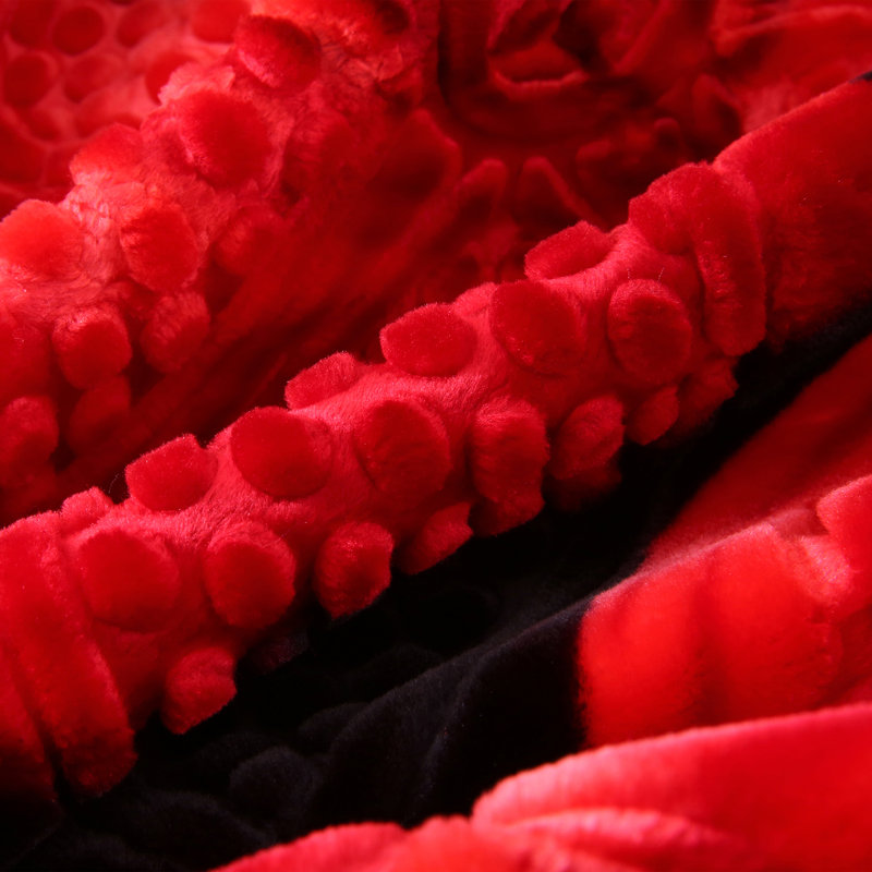 Couverture en flanelle Minky en peluche très grande taille Merry Home, 87 po x 95 po, 10 lb robuste, prête pour l'hiver, douce et chaude soyeuse, imprimé A & B à 2 épaisseurs et motif à une face en relief, motifs de roses rouges saisissants