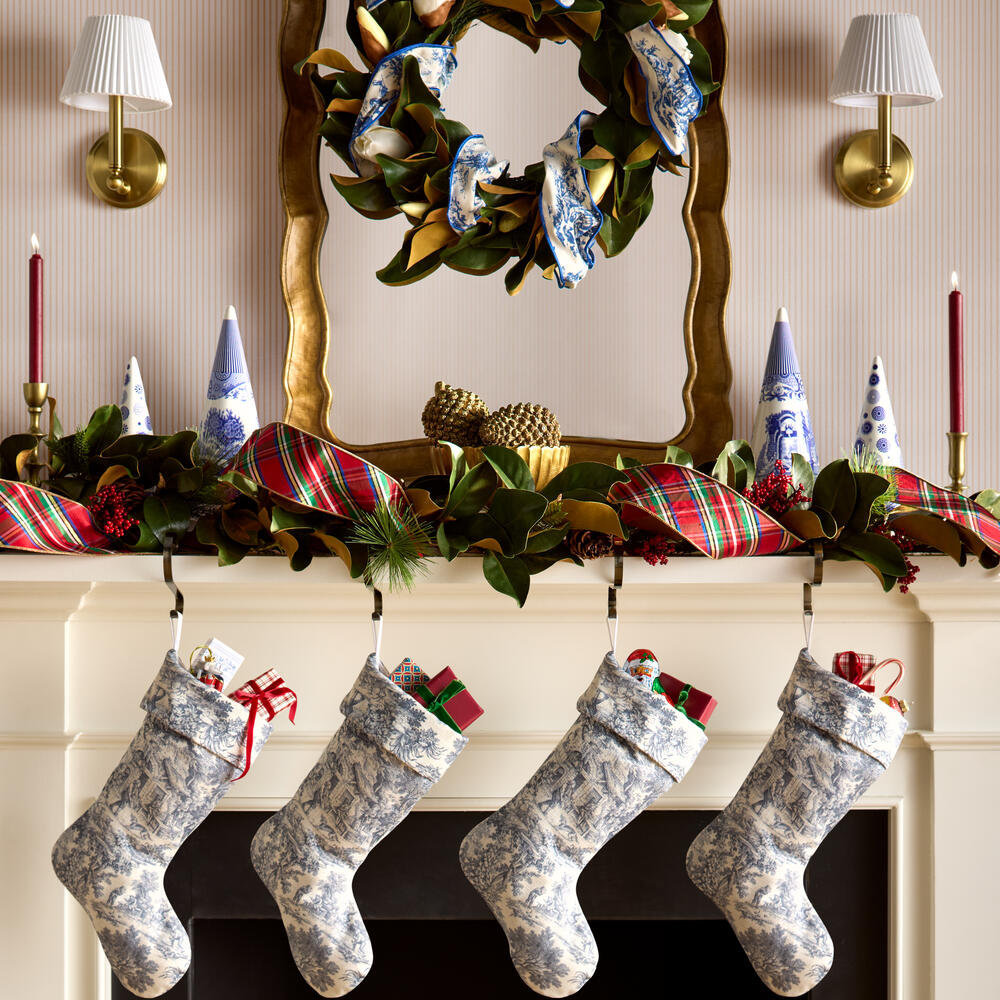 60 " Magnolia Everyday Garland