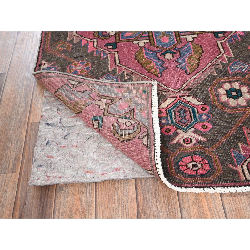 Tapis brun perse rétro 3 pi x 9 pi 8 po avec des oiseaux, noué à la main, usé et vieilli, 100% laine, velours nul, côtés et extrémités professionnellement sécurisés, tapis de couloir oriental