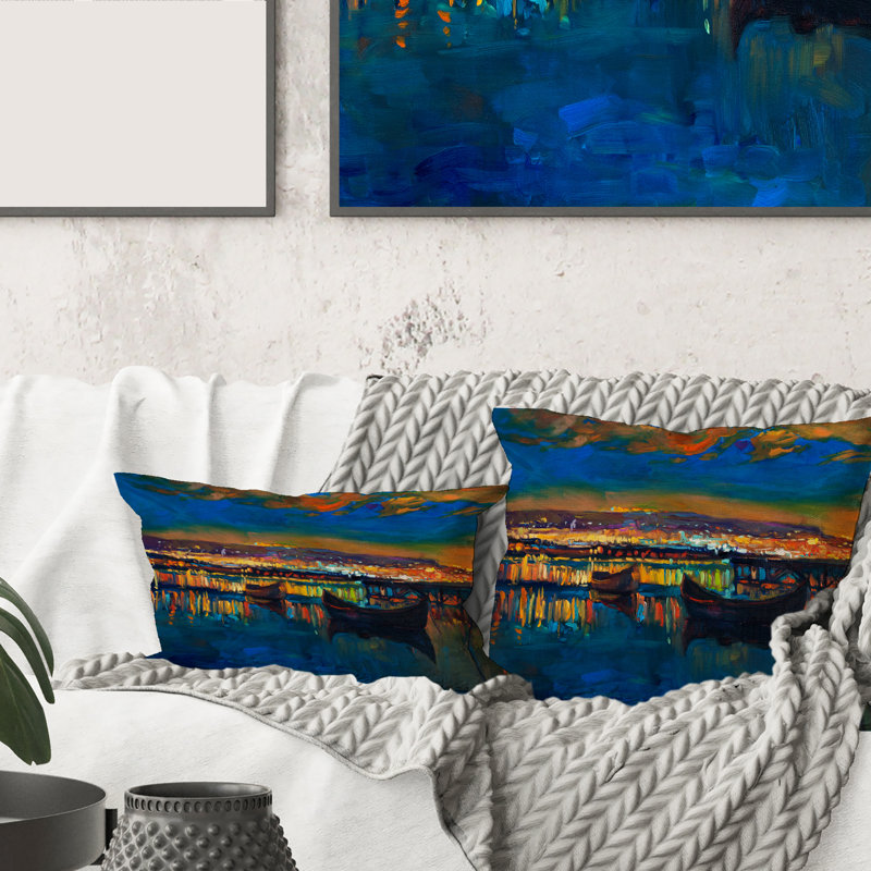 Housse de coussin rectangulaire avec deux petits bateaux dans le village