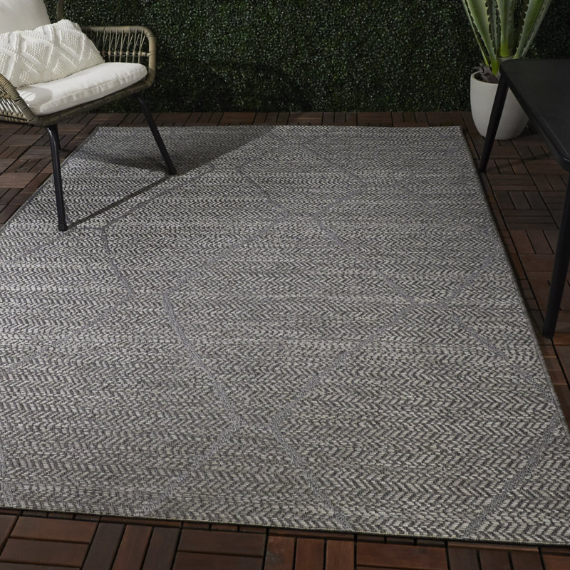 Yockey Grey Moroccan Patio Indoor/Outdoor Area Rug, Rectangle 5'3" x 7'