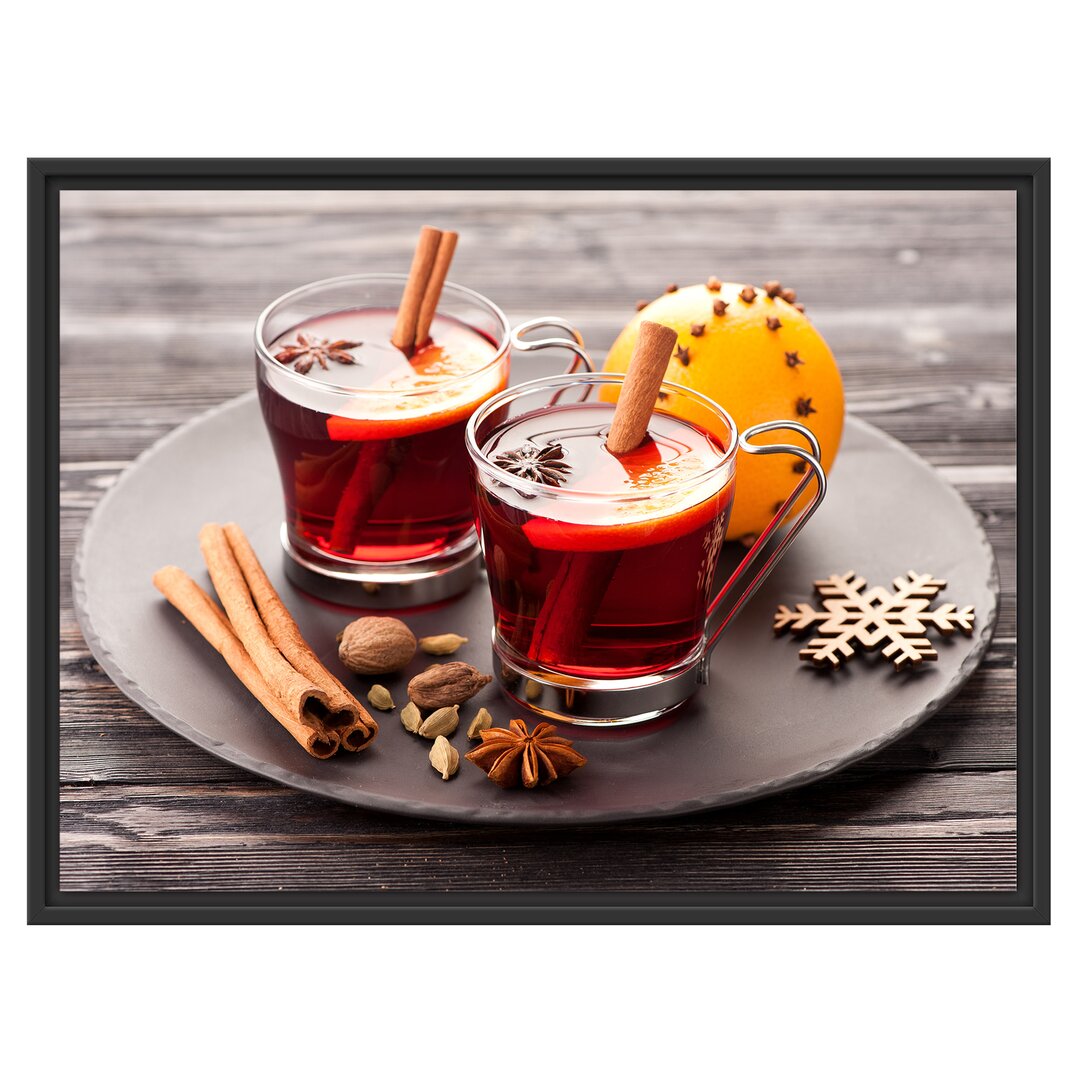 Gerahmtes Wandbild Aromatischer Glühwein mit Zimt