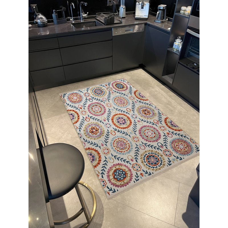 Tapis décoratif multicolore à motif floral et à franges beige, Rectangle 5 pi 1,02 po x 7 pi 6,55 po