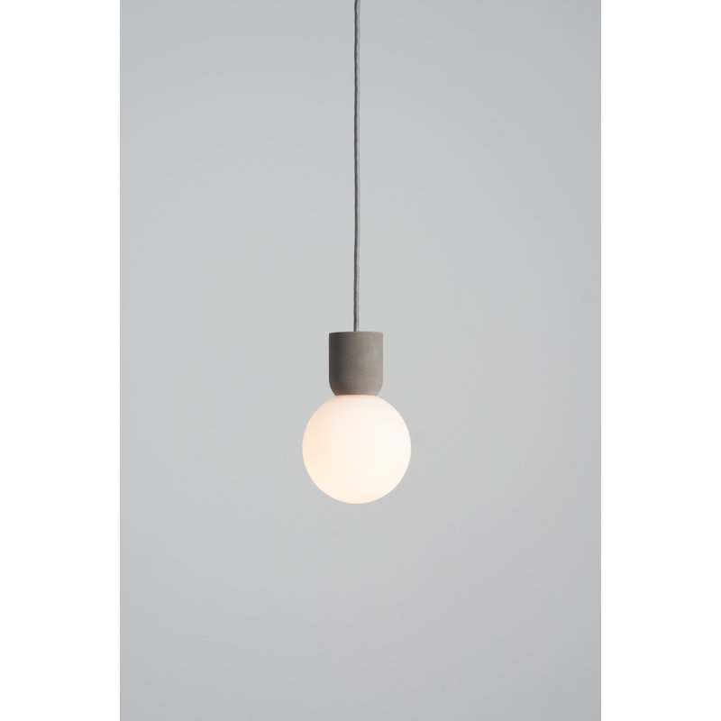 Luminaire suspendu sphérique unique à 1 lumière Livier, H 78,7 po x l 5,5 po x P 5,5 po