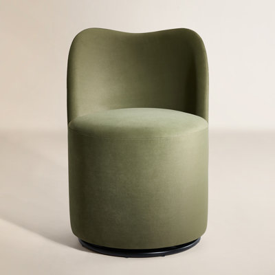 Chaise rembourrée moderne avec dossier courbé