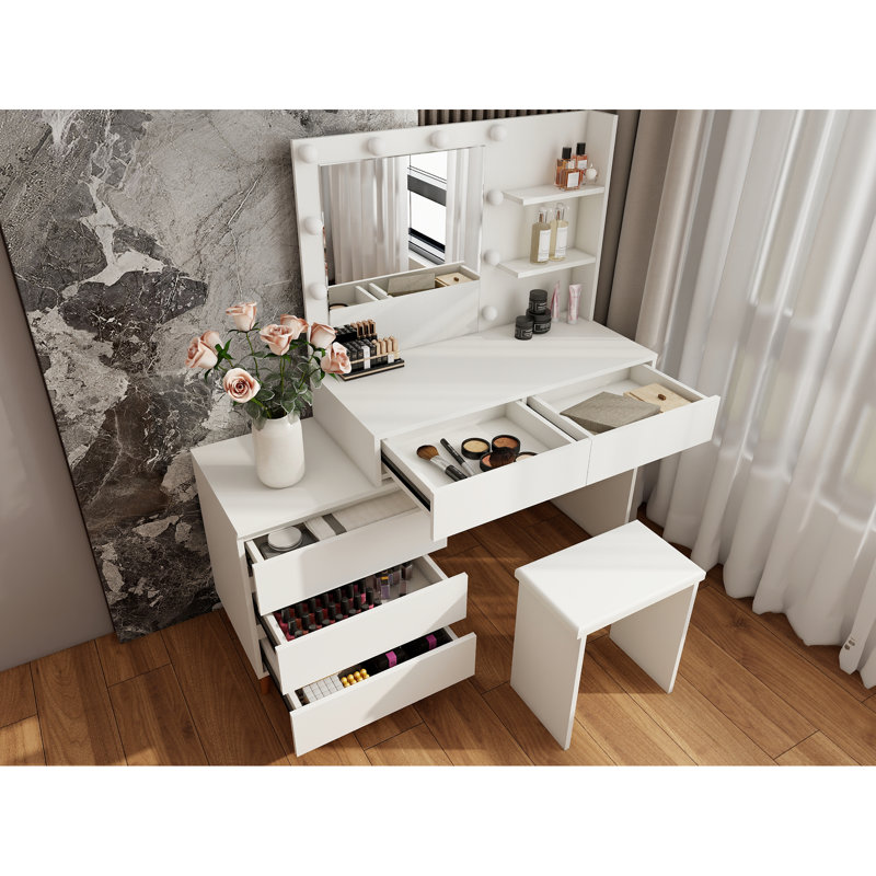 Coiffeuse à maquillage blanche avec tiroirs de rangement, miroir et tabouret ergonomique, dans une petite salle de bain, table de 102,73 lb idéale pour les amateurs