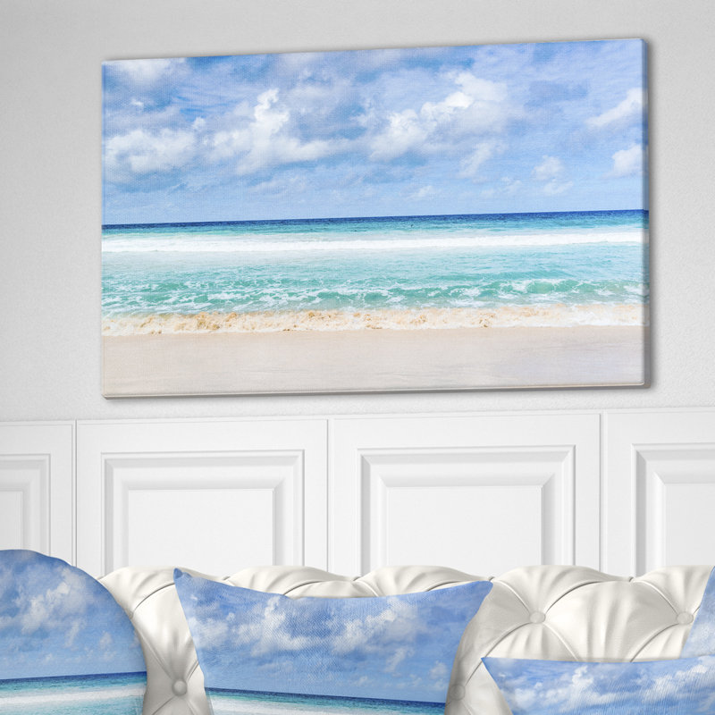 « Tranquil Beach Under White Clouds » - Impression, H 8 po x l 12 po, Toile tendue, Sans cadre