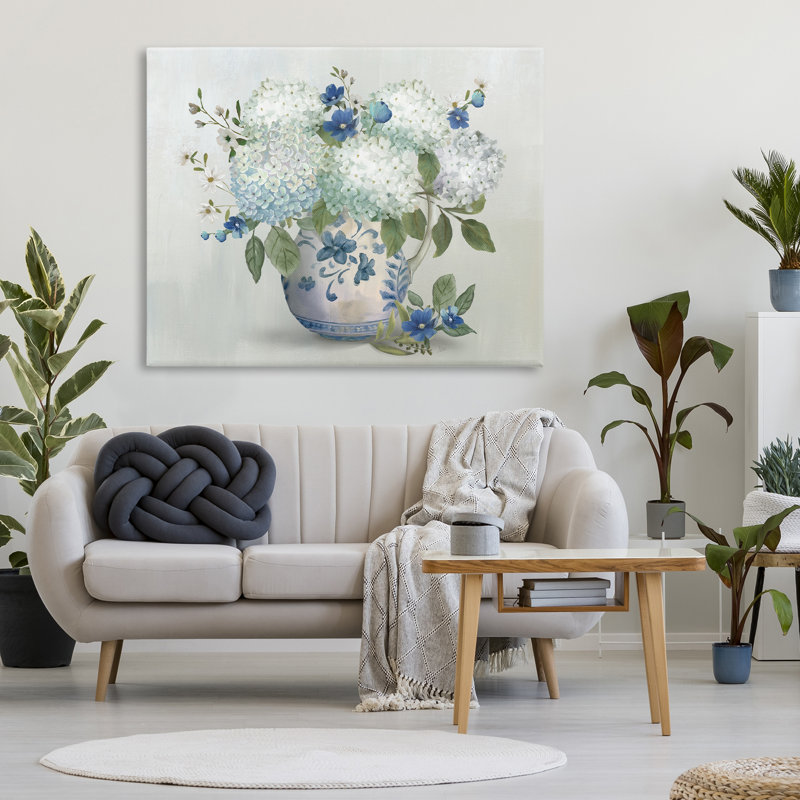 Toile ivoire et bleu avec vase d'hortensia, design par Nan, H 36 po x l 48 po