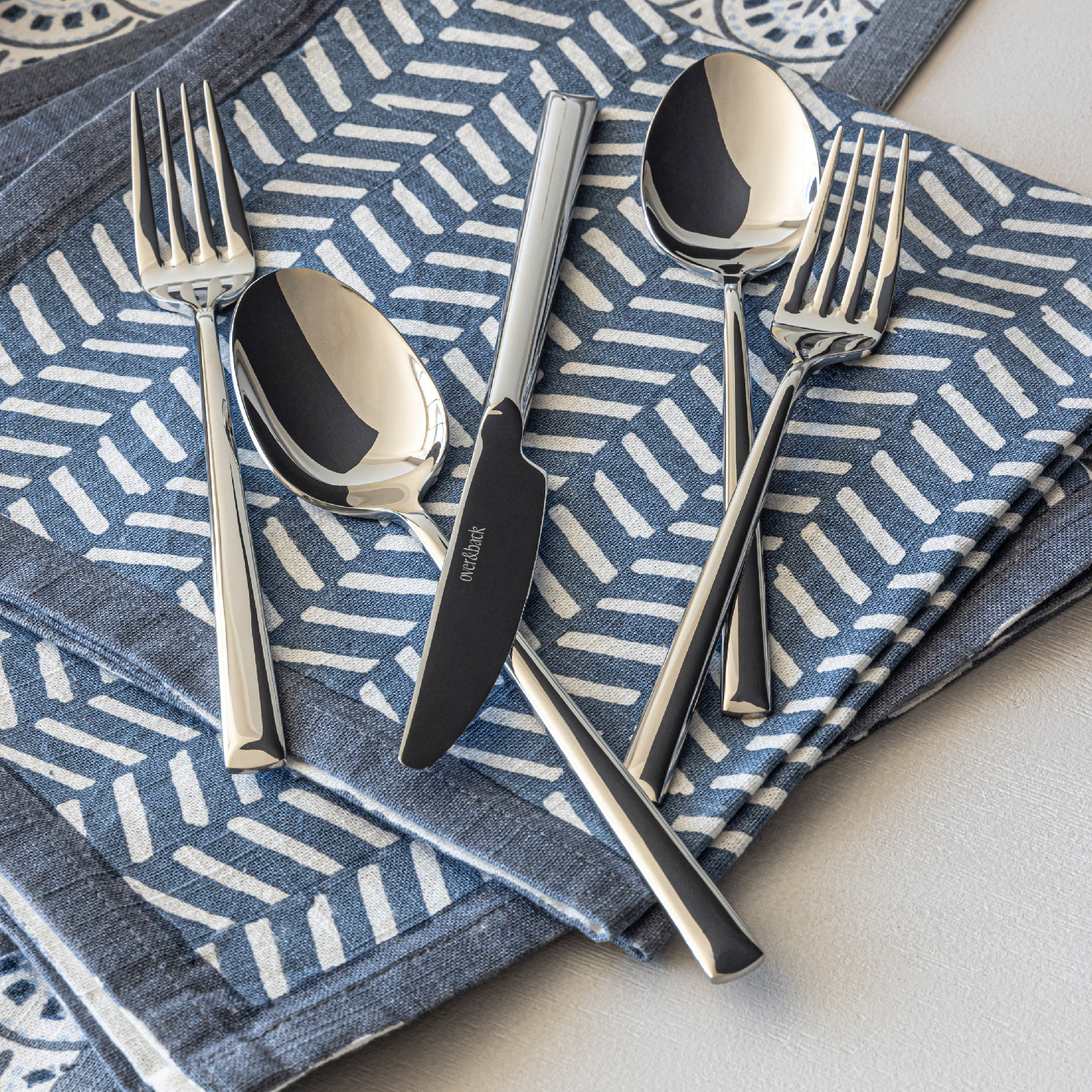 over&back Modern 18/8 Flatware Set - Service for 4, Silver