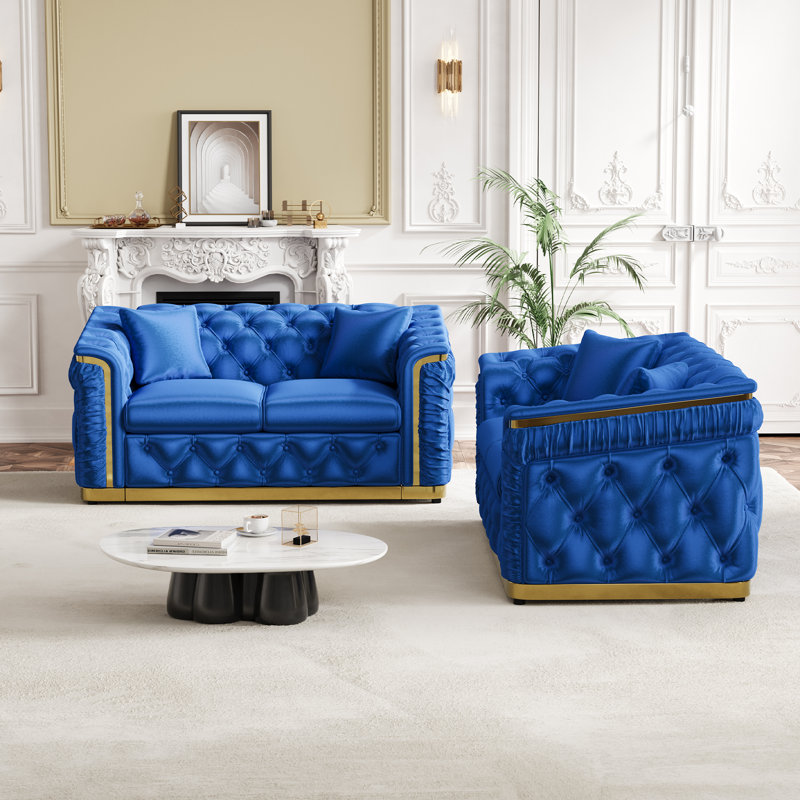 Causeuse de luxe en velours Chesterfield de 63 po avec accoudoirs dorés, Bleu