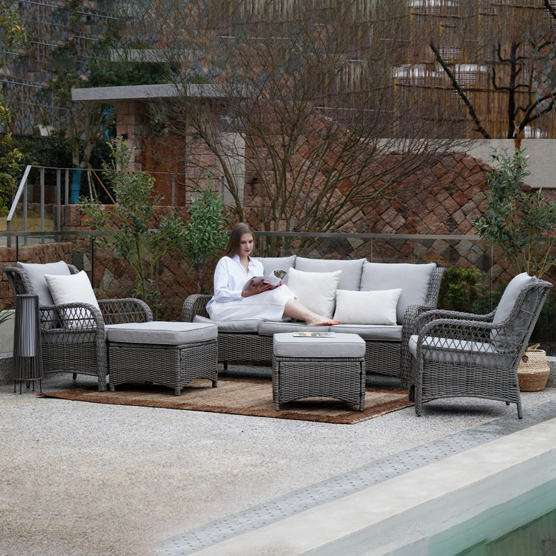 Chaise de patio en osier avec coussins Ashlyn