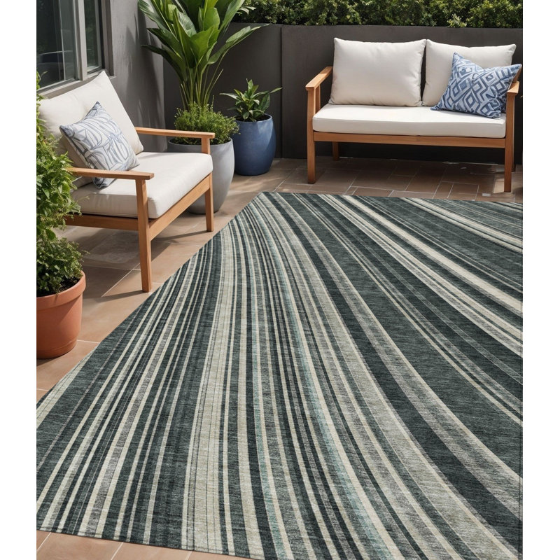 Tapis extérieur lavable rayé noir et gris 5 pi x 8 pi