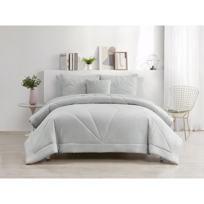 Facets Modern & Contemporary Box Stitch Comforter