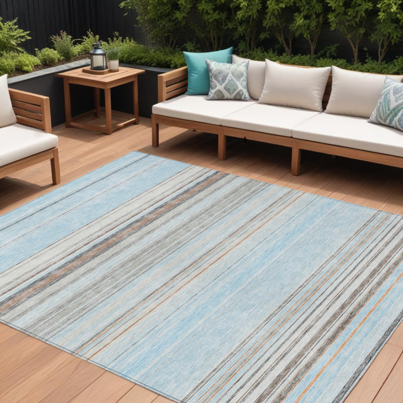 Tapis extérieur lavable rayé bleu ciel et gris 10 pi x 14 pi