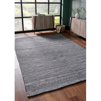 Black/White Outdoor/Indoor Rug