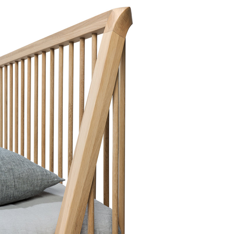 Spindle Solid Wood Bed, Queen, Oak