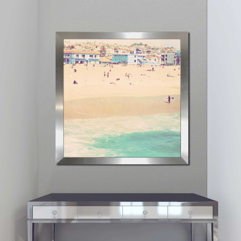 Le môtel par Myan Soffia - photographie, Encadrement argenté, H 37,5 po x l 37,5 po x P 1 po