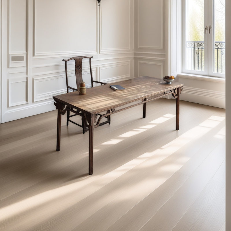 Bureau élégant en bois de rose sculpté
