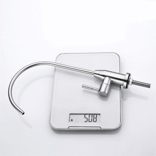 Robinet de cuisine à poignée simple avec accessoires