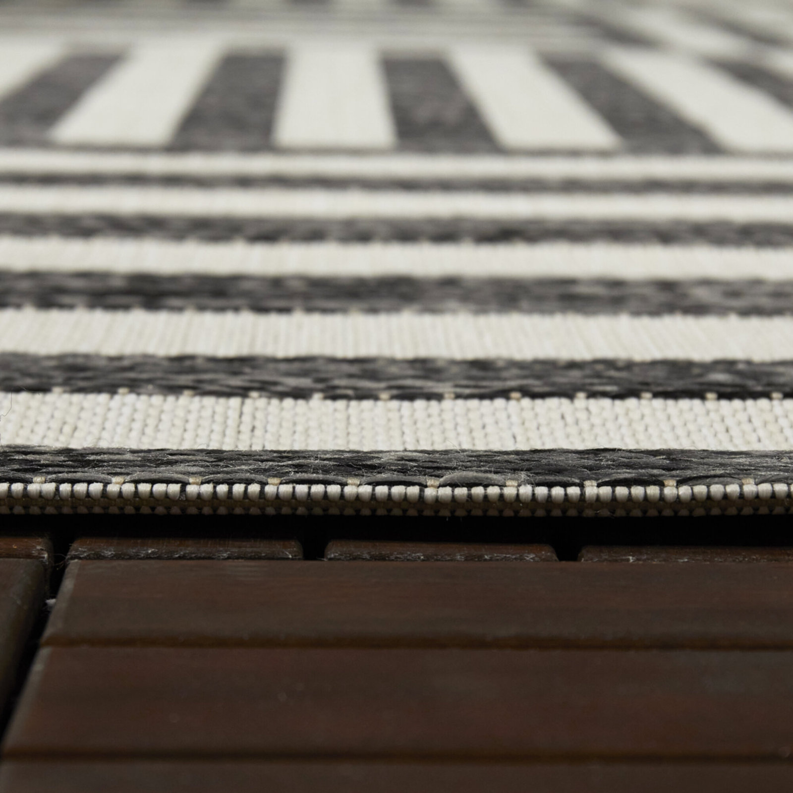 Pauling Charcoal Indoor/Outdoor Rug, Rectangle 5'3" x 7'