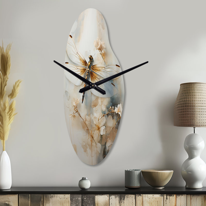 Dragonfly Delight - Horloges asymétriques en métal, horloge murale incurvée beige, Médium