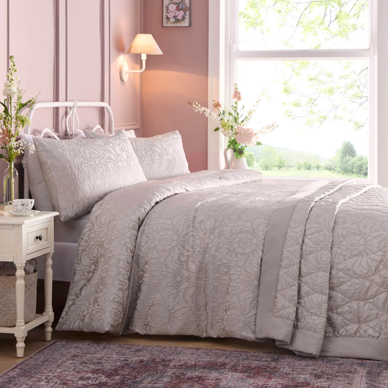 Worcester Polyester Floral Bedspread