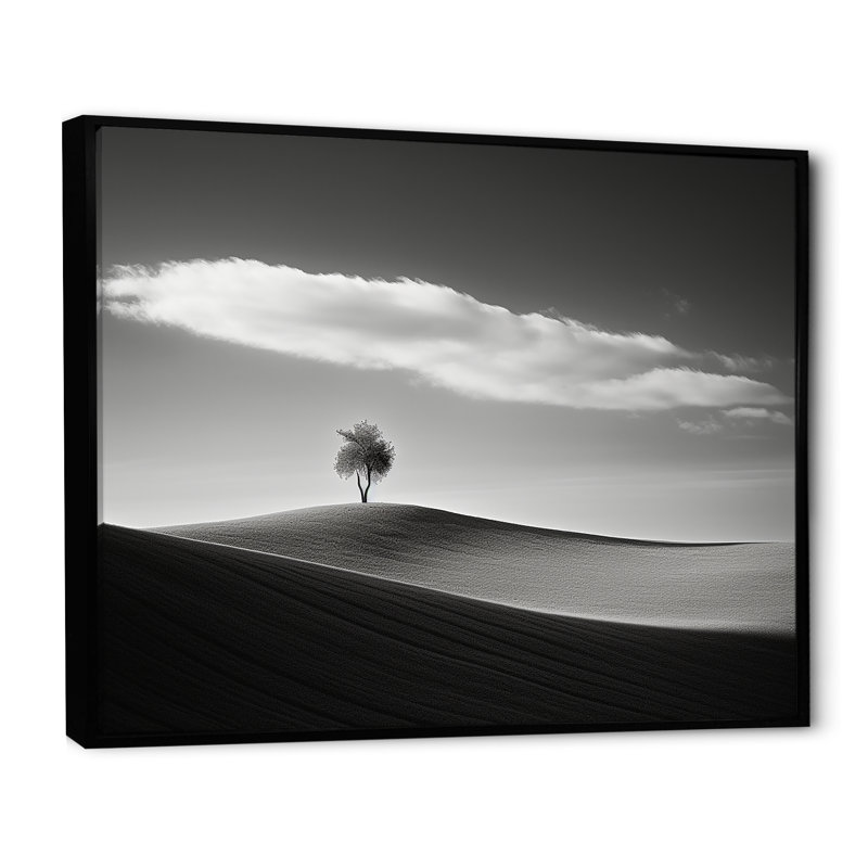 «Solitude Tree Black and White Meadow», photographie sur toile, H 16 po x l 32 po x P 1 po, Cadre flottant noir