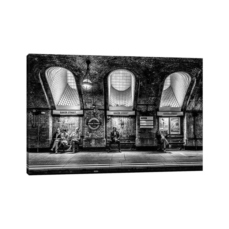 Baker Street by Marc Pelissier - Wrapped Canvas Print, 20.32 cm H x 30.48 cm W