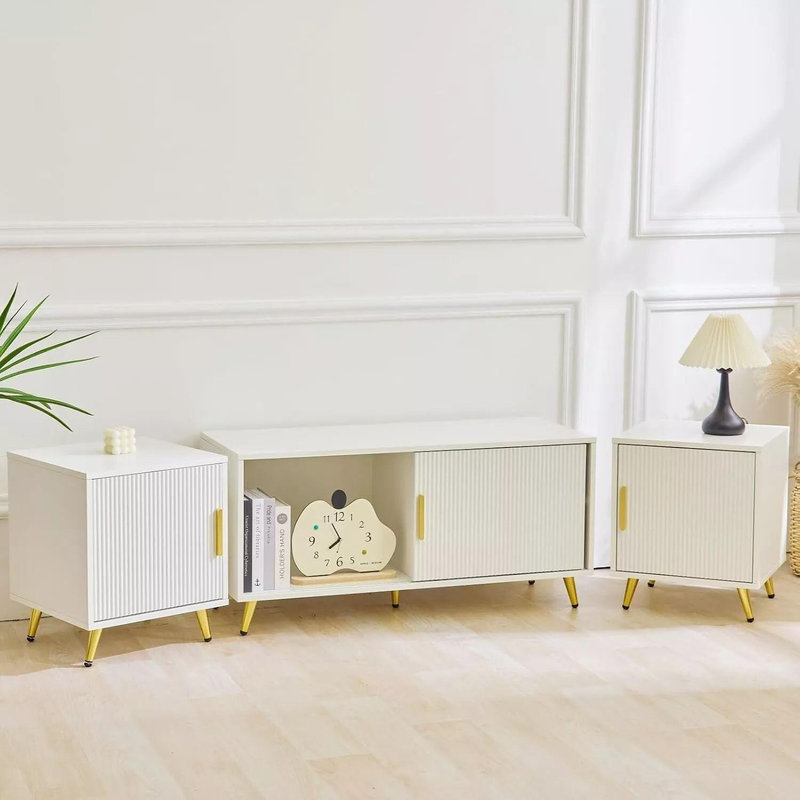 Meuble télé et console multimédia de style français, centre de divertissement avec tablettes de rangement et gestion des câbles