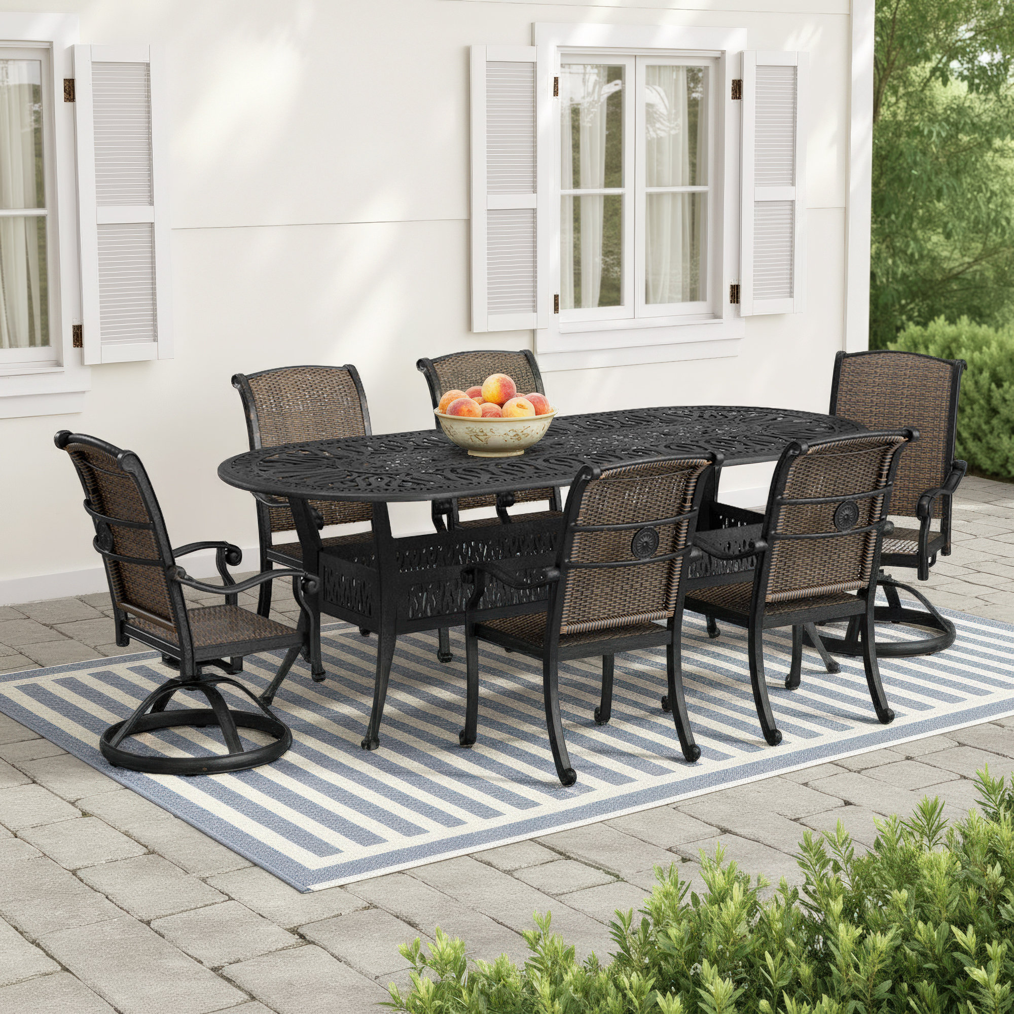 Brocken Oval 6 - Person Outdoor Dining Set