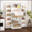 Armoire de cuisine spacieuse avec tablettes et portes réglables pour un rangement polyvalent et une organisation élégante