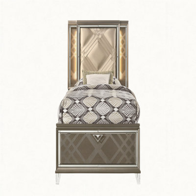 Lit double Skylar en cuir synthétique avec finition champagne foncé