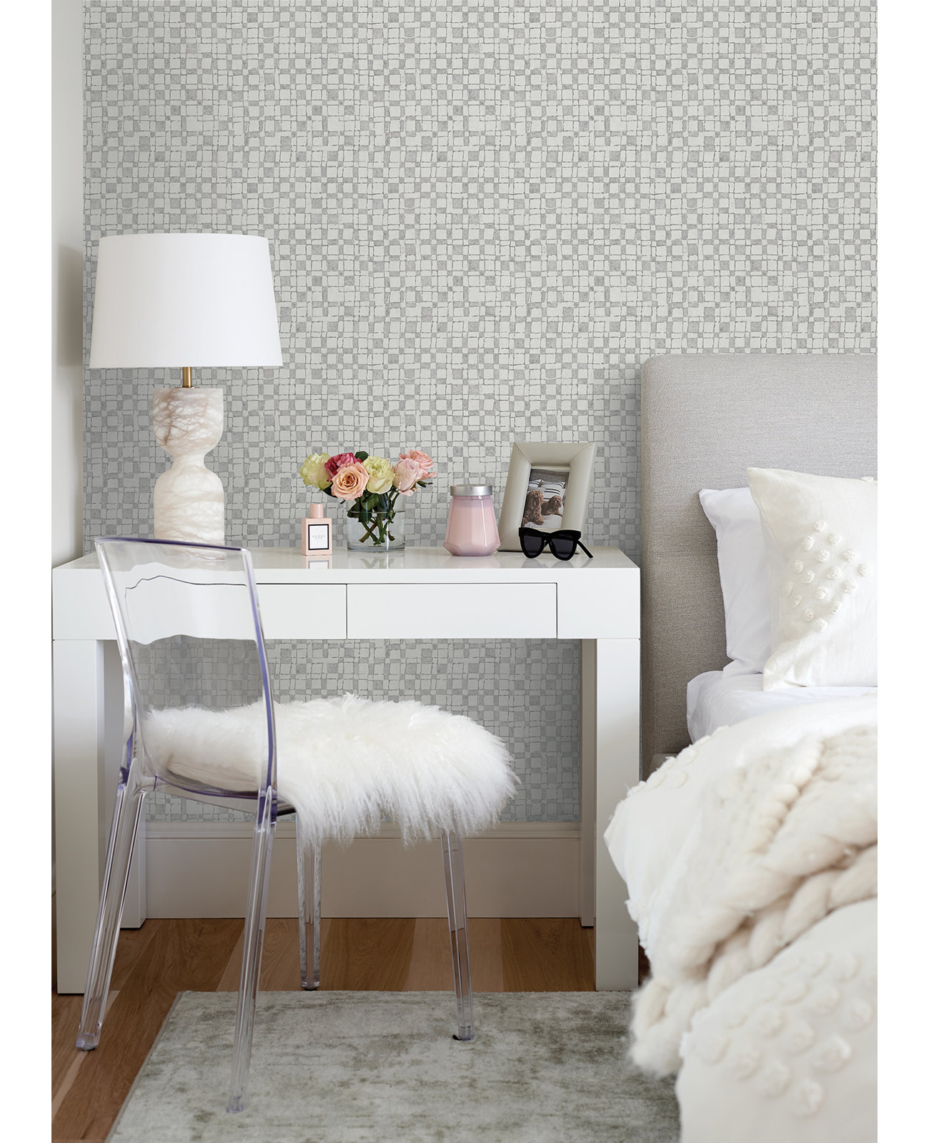 Austri Geometric Wallpaper, Light Gray