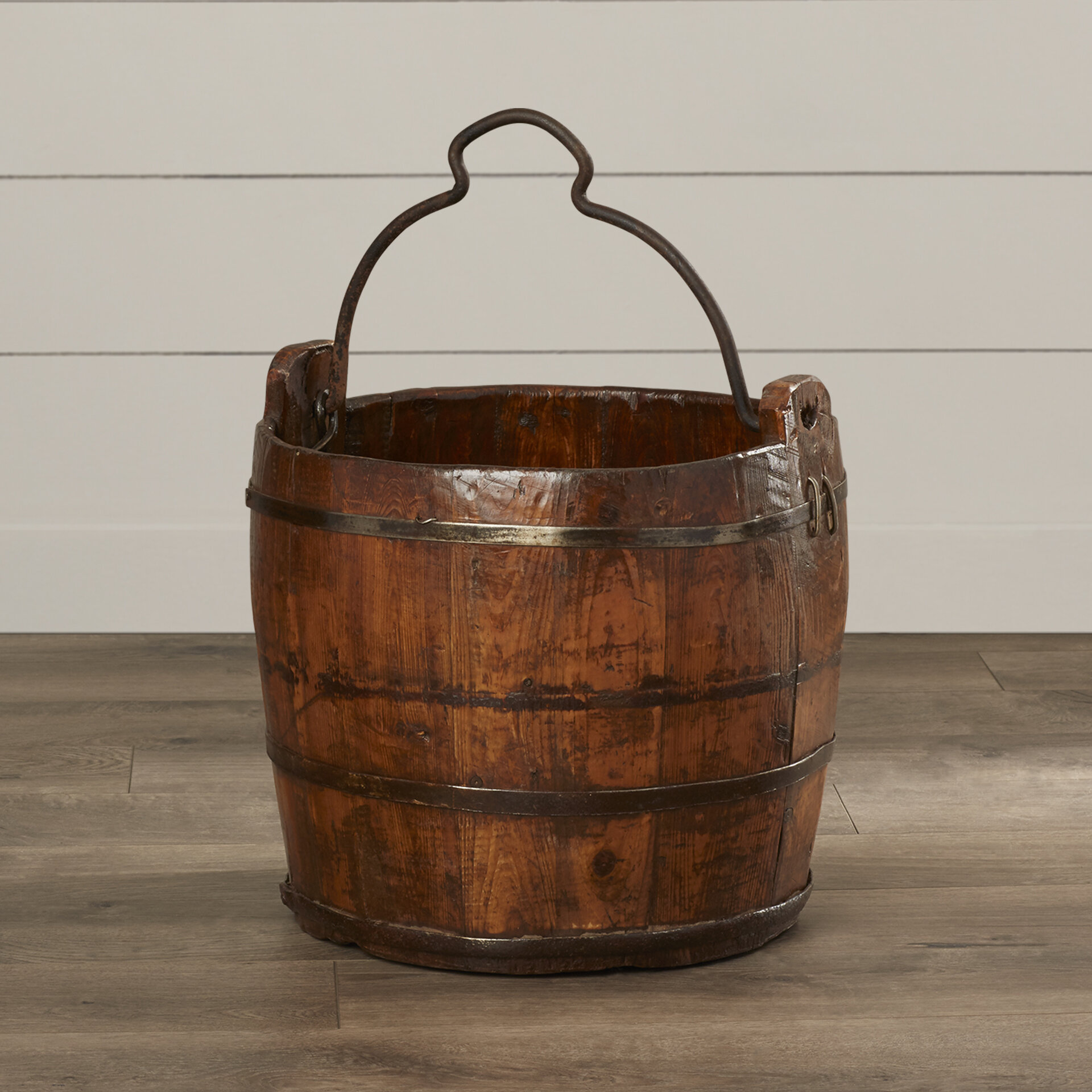 Antique Iron Small Bucket Wine Barrel with Handle - China Metal Bucket and  Metal Barrel price