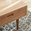 Petite table basse moderne et simple