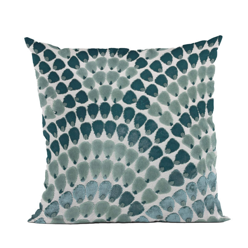 Coussin Plutus Sea Whisper, Carrée, H 20 po x l 20 po, Bleu marine / vert abstrait
