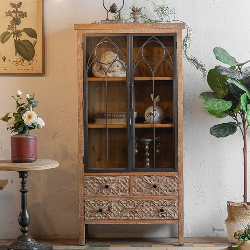 Vitrines en bois de noyer massif