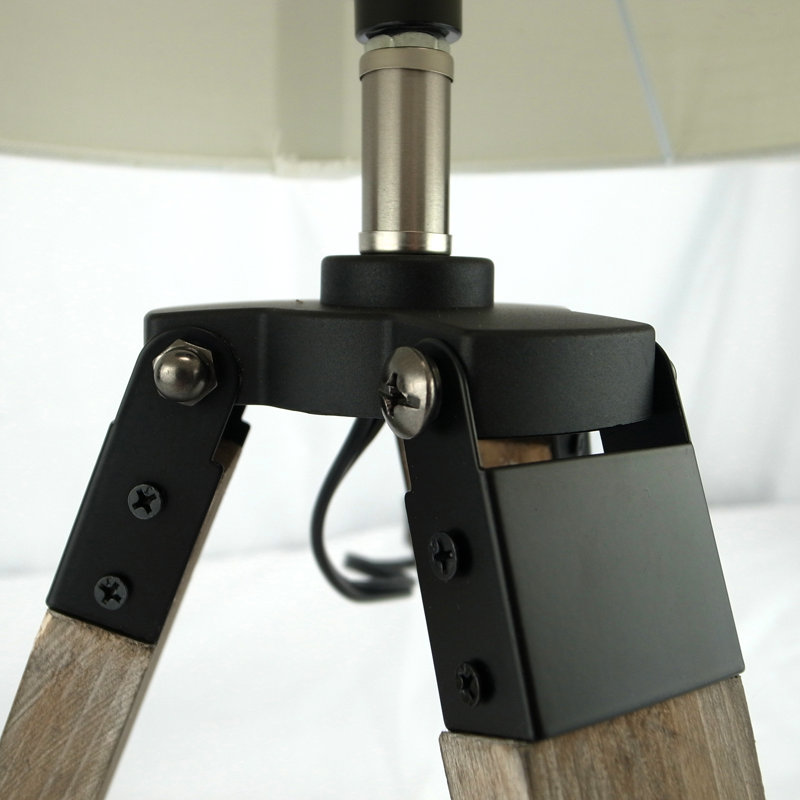 Lampe de table à trépied 16 po Dangerfield