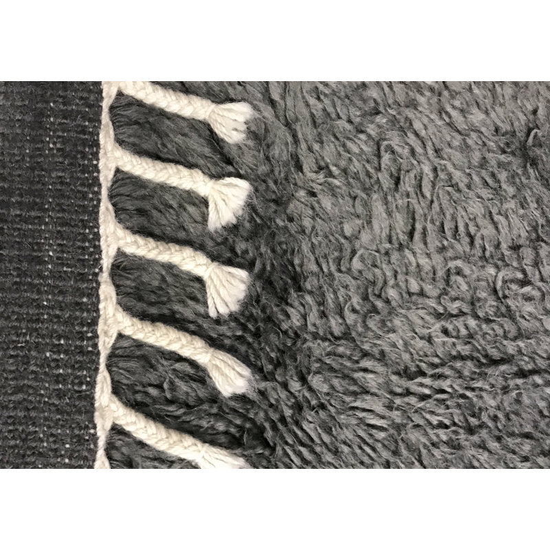 Tapis gris marocain de haute qualité noué à la main
